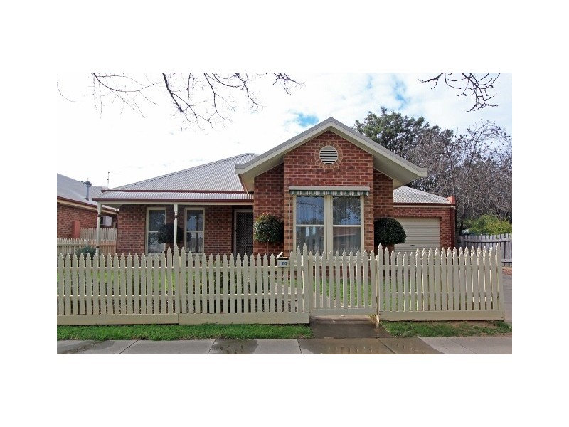 120 Hovell Street, Echuca VIC 3564