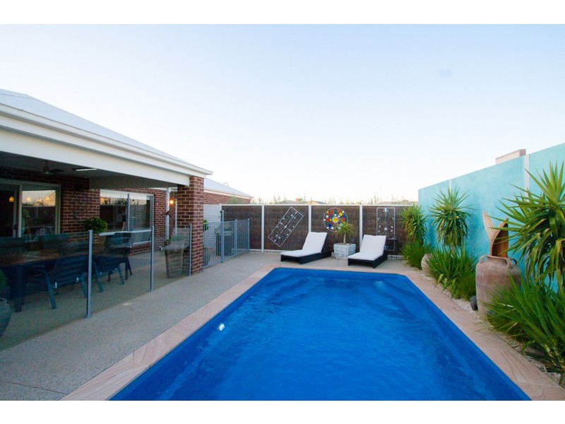 19 Sunset Avenue, Echuca VIC 3564