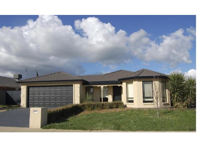 16 Elm Street, Echuca VIC 3564