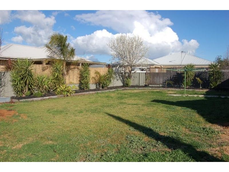 16 Elm Street, Echuca VIC 3564
