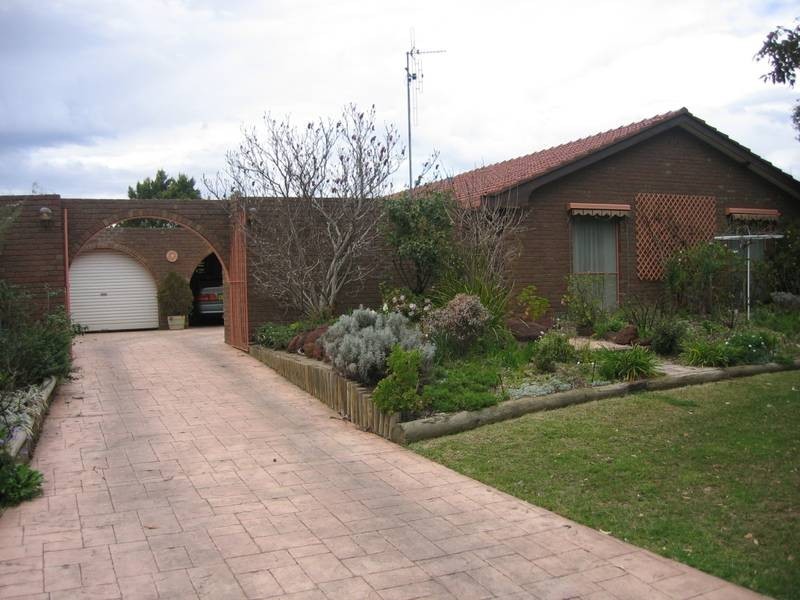 1 Winnima Avenue, Moama NSW 2731