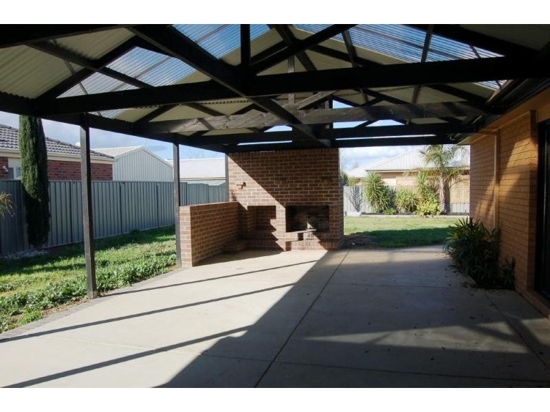 16 Elm Street, Echuca VIC 3564