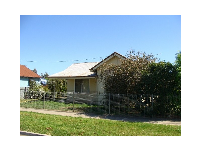 10 Porter Street, Moama NSW 2731