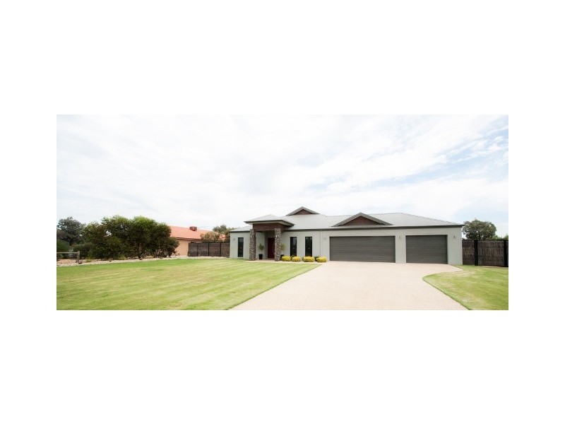 2 Pinot Court, Moama NSW 2731