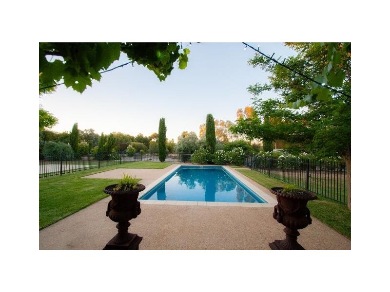 8 Fawkner Court, Echuca VIC 3564