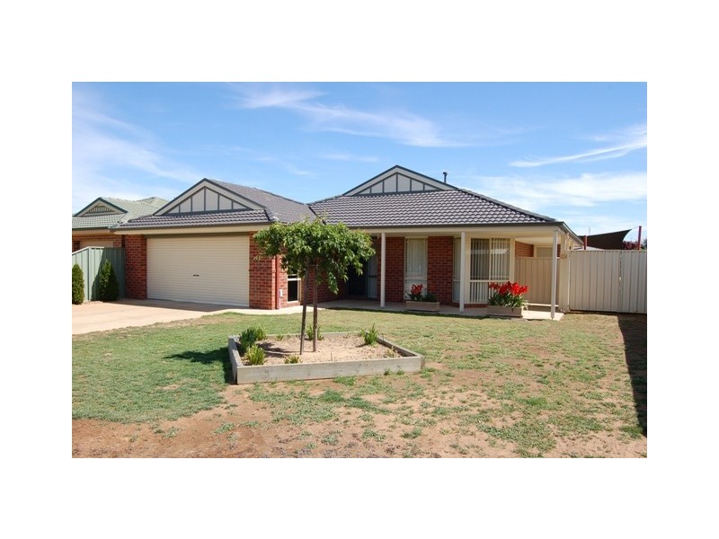 2 Woodlands Circuit, Echuca VIC 3564