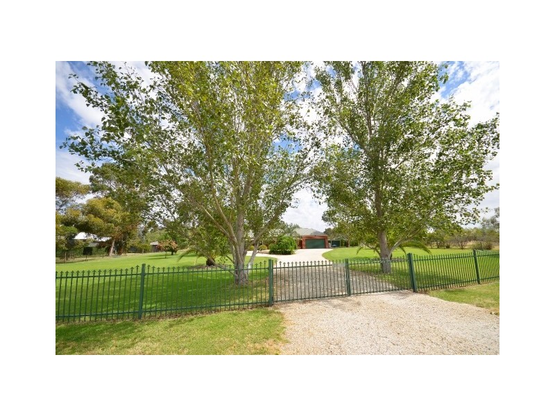 63 Riverview Court, Echuca VIC 3564