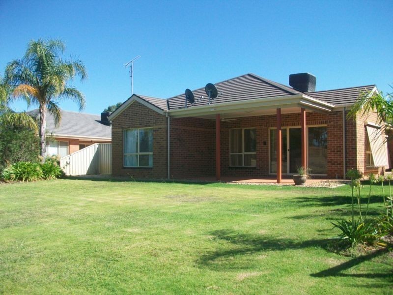 28 Kingfisher Drive West, Moama NSW 2731