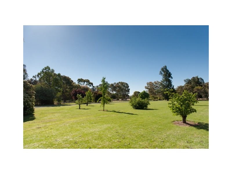 6 Maidensmith Drive, Moama NSW 2731