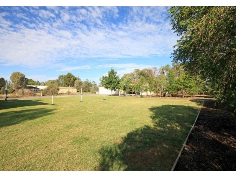 17 Wharparilla Drive, Echuca VIC 3564