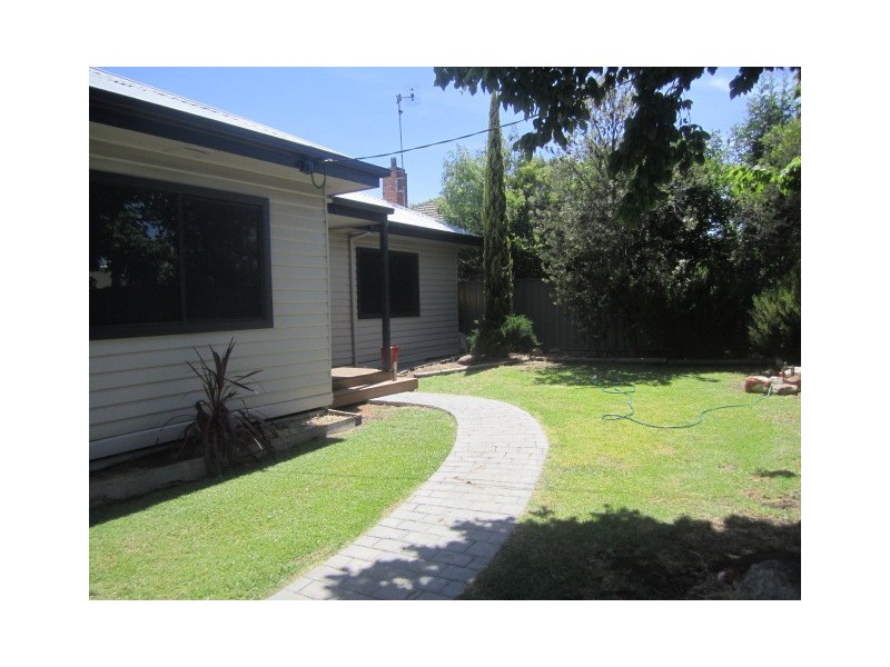 208 Service Street, Echuca VIC 3564