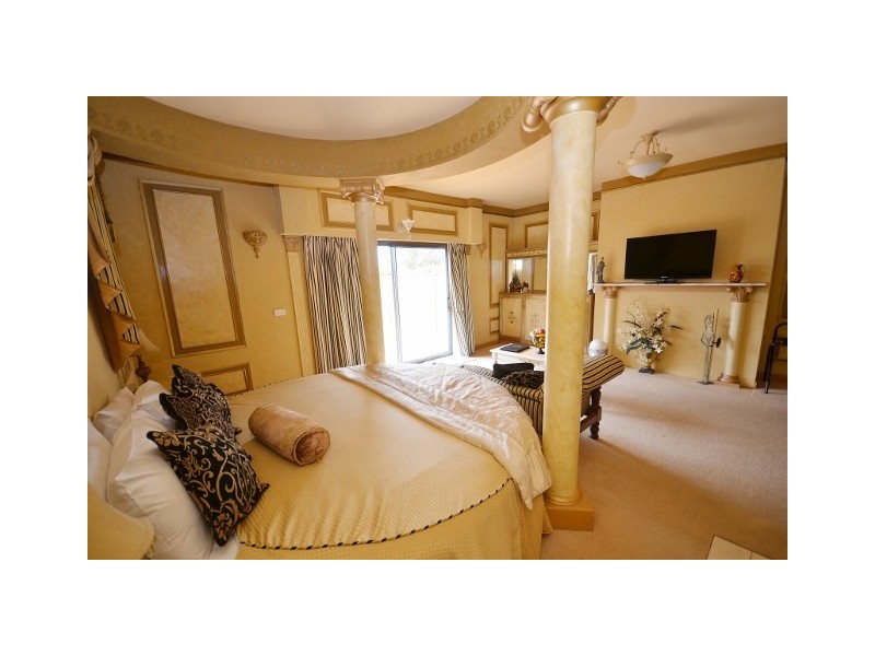 222-226 Ogilvie Avenue, Echuca VIC 3564