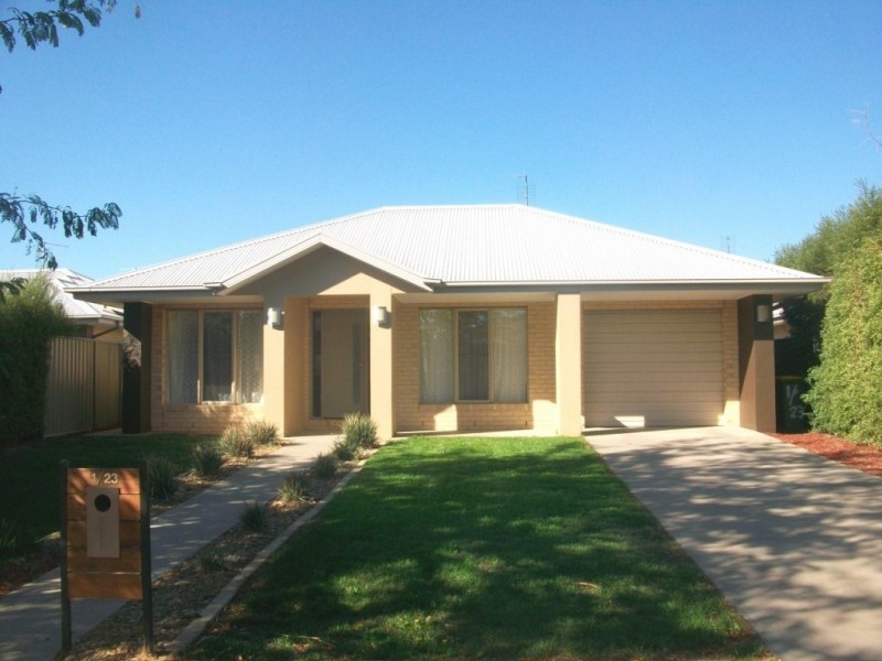 1/23 Sunset Avenue, Echuca VIC 3564