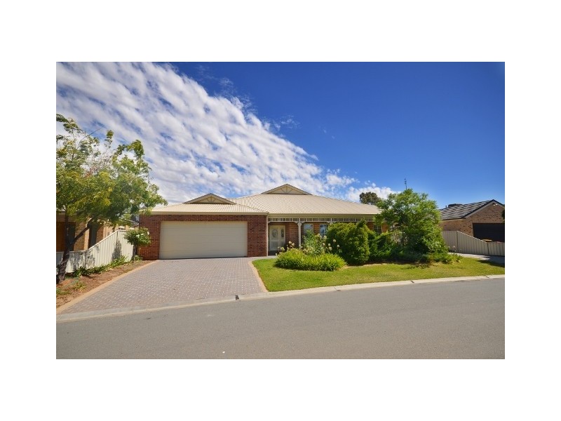 9 Kingfisher Drive West, Moama NSW 2731