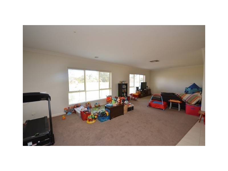 9 Kingfisher Drive West, Moama NSW 2731