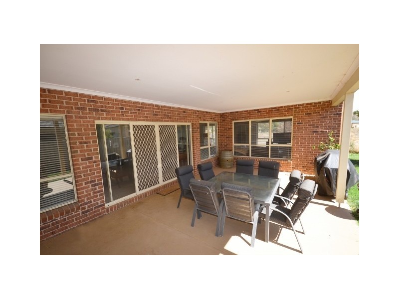 9 Kingfisher Drive West, Moama NSW 2731