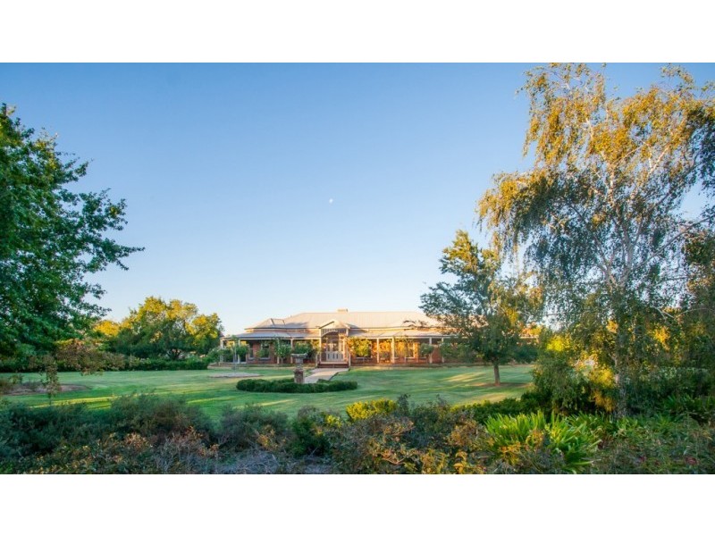 74 Murray Drive, Echuca VIC 3564