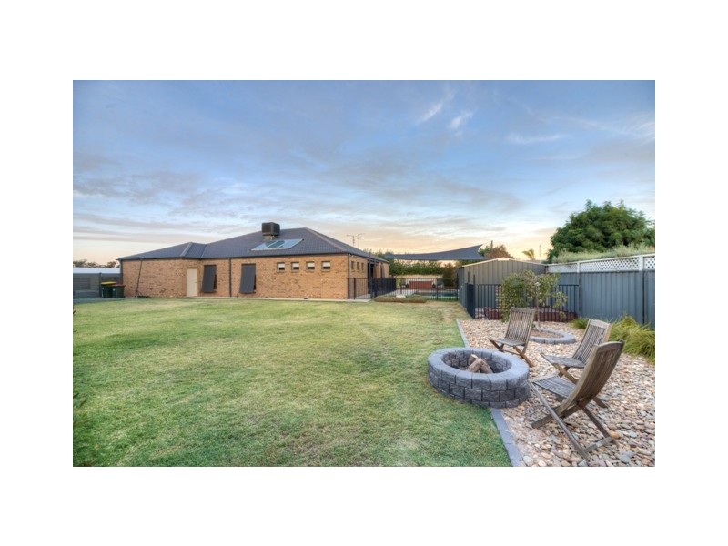 9 Kinross Court, Moama NSW 2731