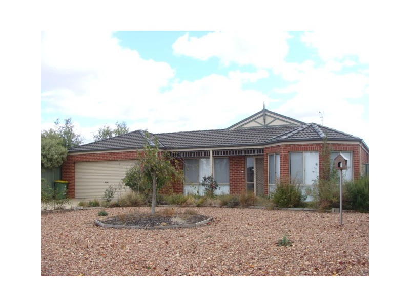 32 Woodlands Circuit, Echuca VIC 3564