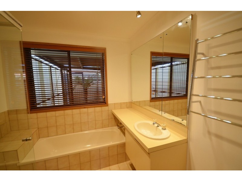 34 Elizabeth Street, Echuca VIC 3564