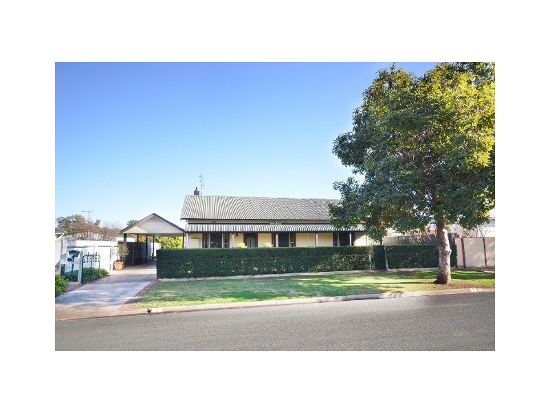 2 West Street, Moama NSW 2731