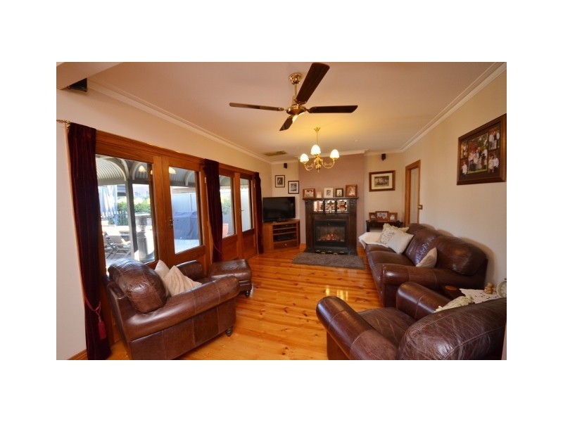 2 West Street, Moama NSW 2731