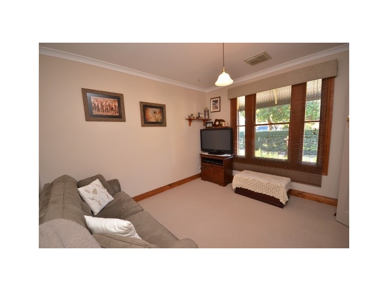 2 West Street, Moama NSW 2731