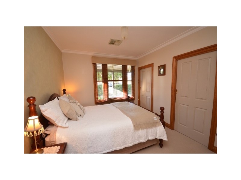 2 West Street, Moama NSW 2731