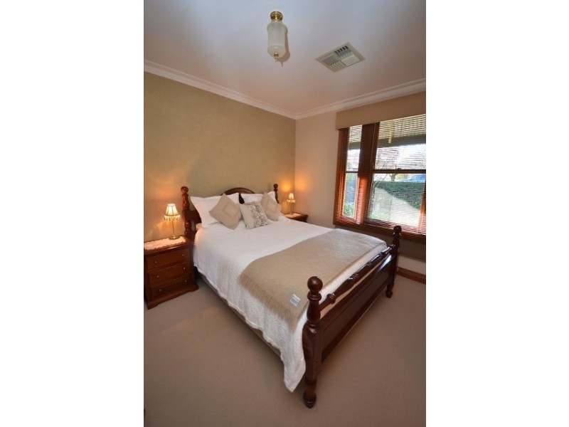 2 West Street, Moama NSW 2731