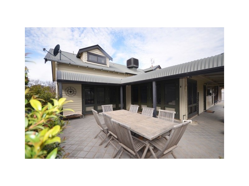 2 West Street, Moama NSW 2731