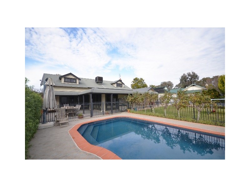 2 West Street, Moama NSW 2731