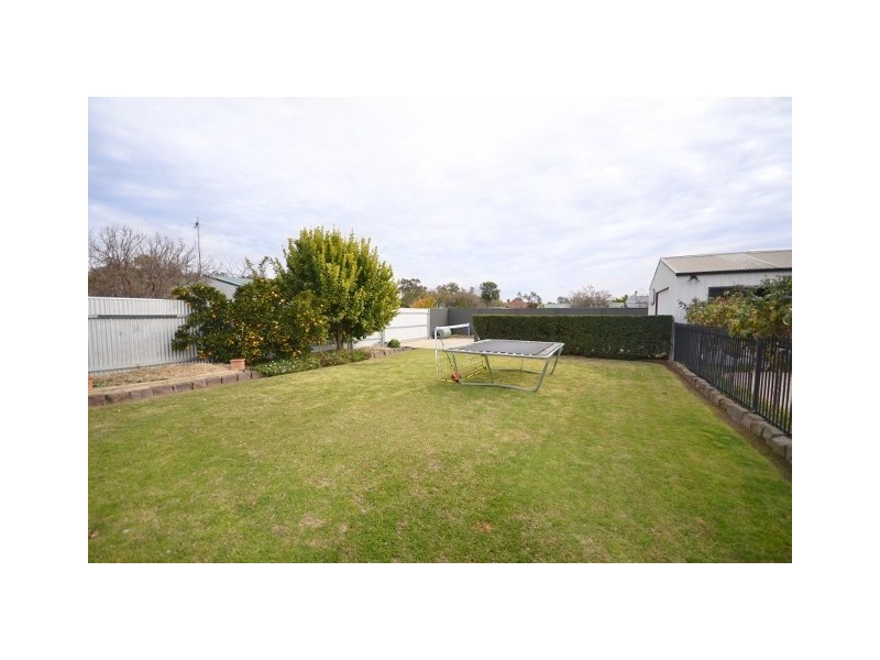 2 West Street, Moama NSW 2731