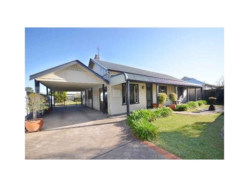 2 West Street, Moama NSW 2731