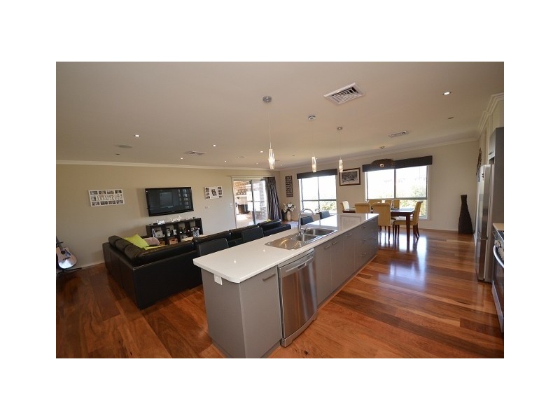 18 Bridlington Avenue, Echuca VIC 3564