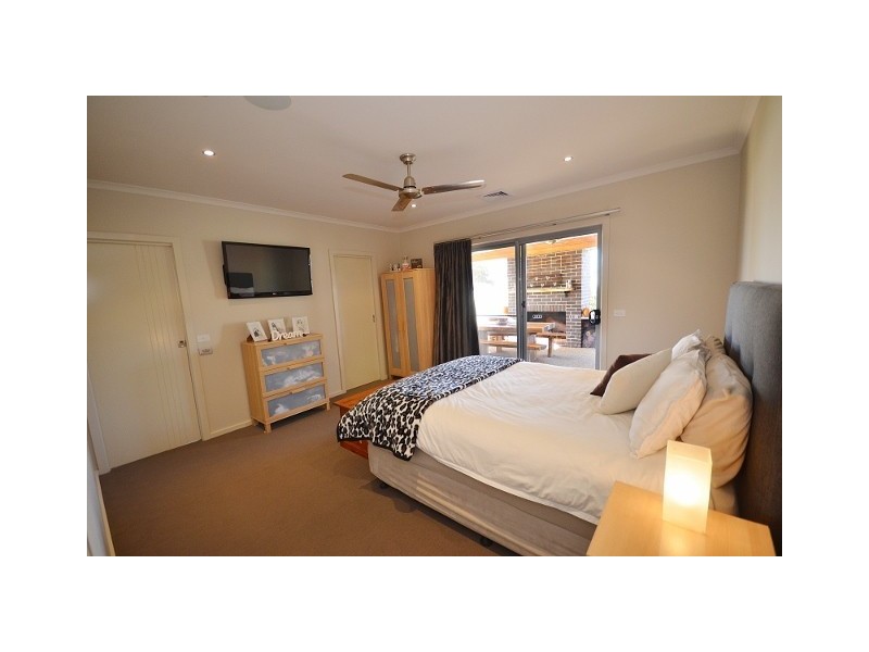 18 Bridlington Avenue, Echuca VIC 3564