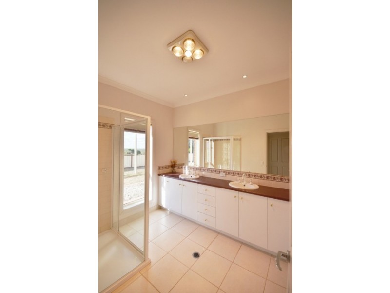 1045 Barmah Road, Moama NSW 2731