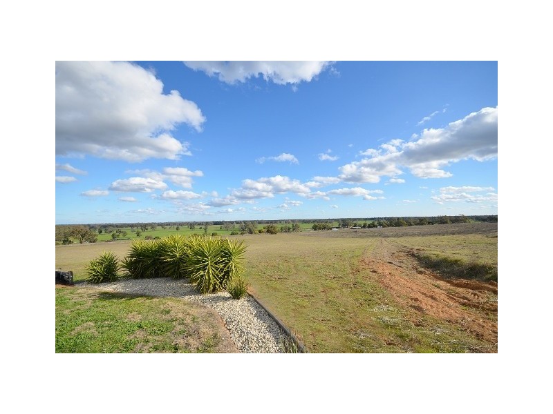 1045 Barmah Road, Moama NSW 2731