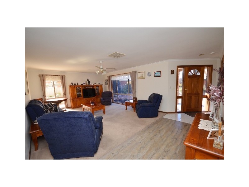 18 Kooyong Court, Echuca VIC 3564