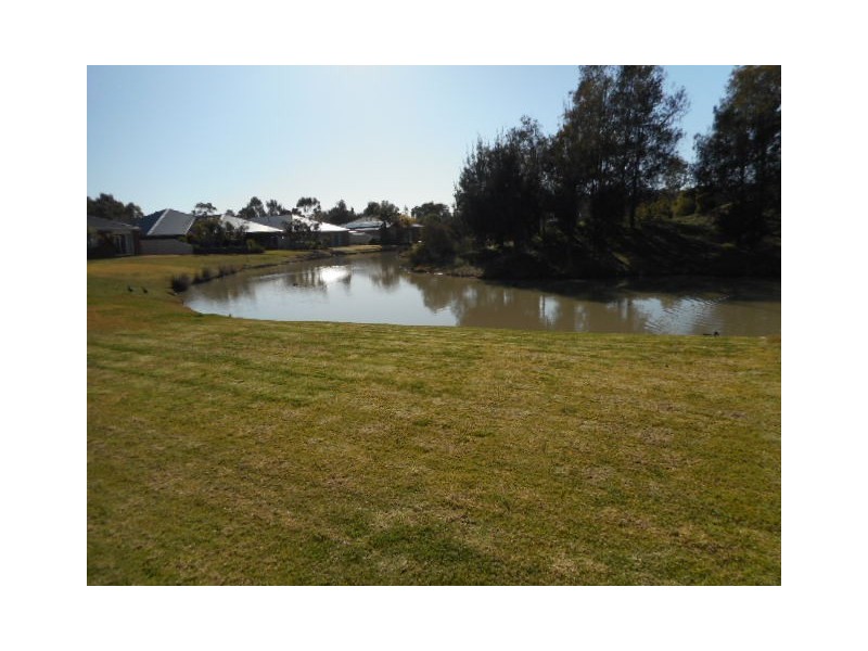 35 Kingfisher Drive West, Moama NSW 2731