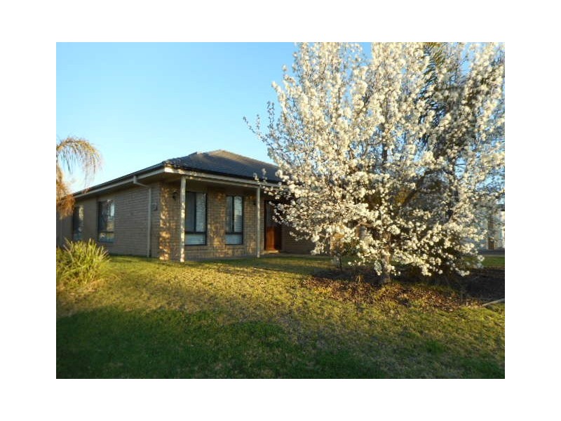 5 Kingfisher Drive West, Moama NSW 2731