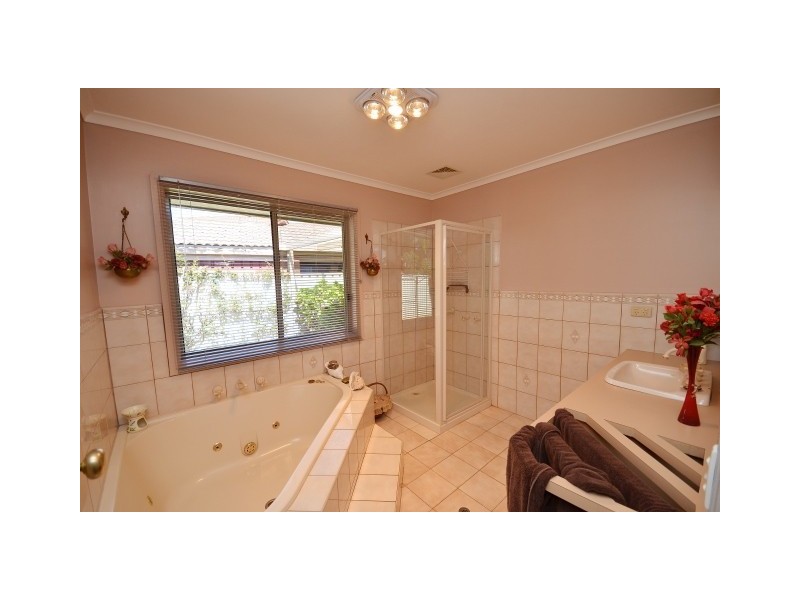 2 Tyro Court, Moama NSW 2731