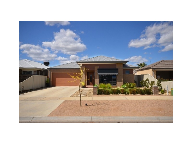 35a KILDARE AVENUE, Moama NSW 2731