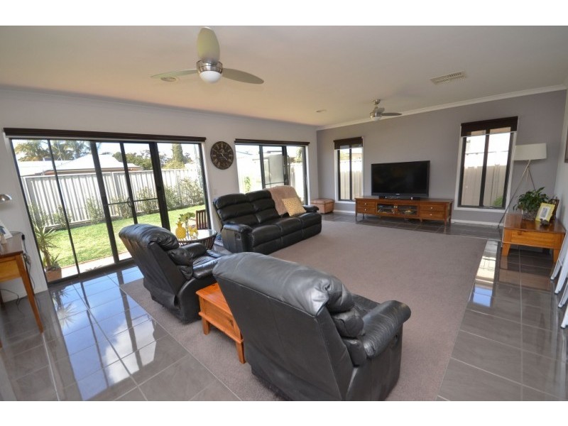35a KILDARE AVENUE, Moama NSW 2731