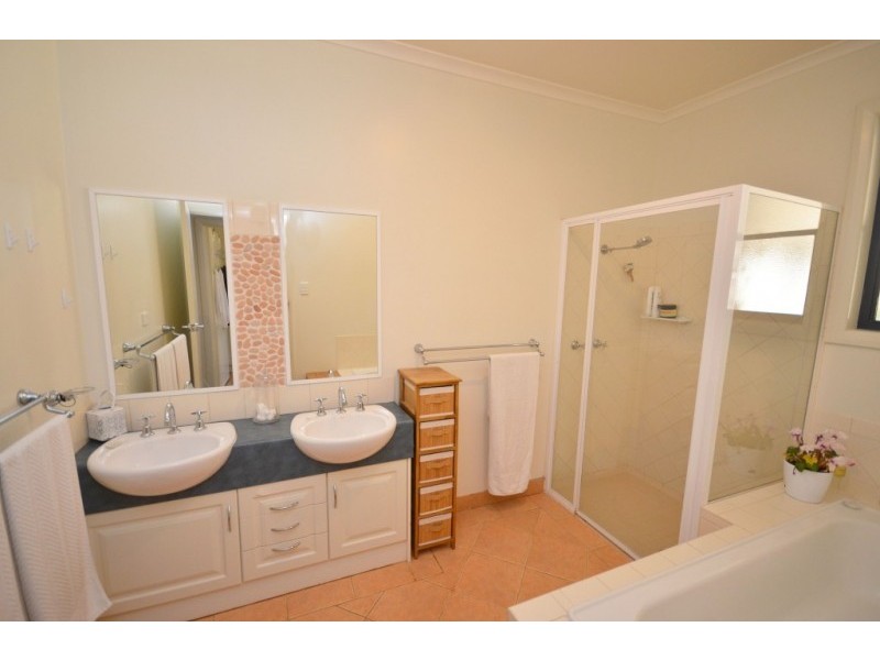 8 Winbi Lane, Moama NSW 2731