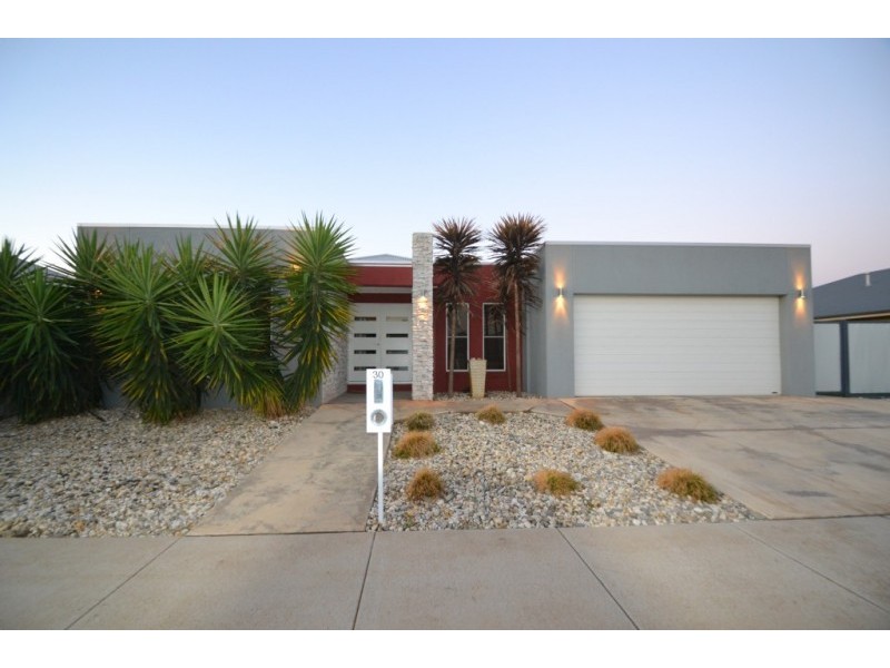 30 James Street, Echuca VIC 3564