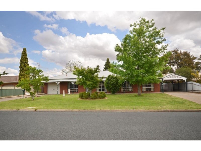 18 Lawson Drive, Moama NSW 2731