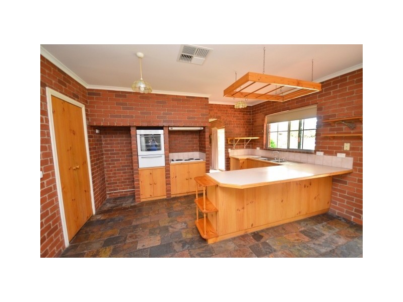 18 Lawson Drive, Moama NSW 2731