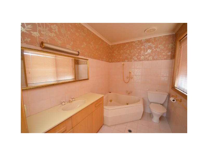 48 Rutley Crescent, Echuca VIC 3564