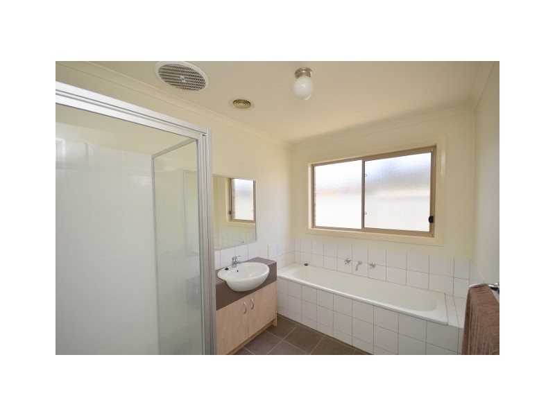8 Amy Place, Echuca VIC 3564