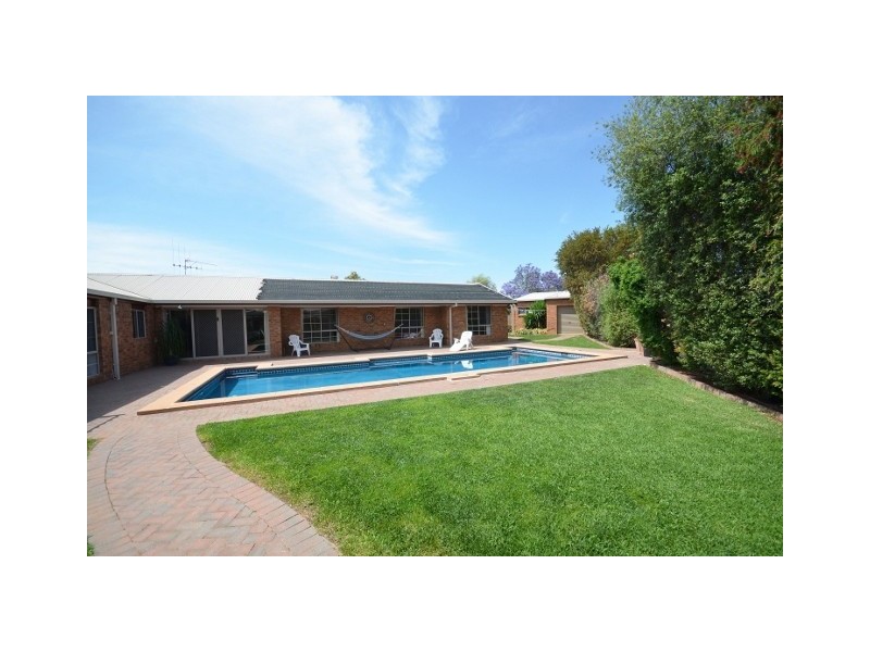 11 KULGOA AVENUE, Moama NSW 2731